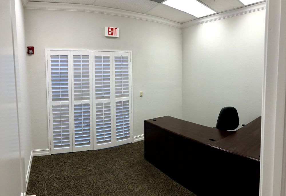 Vanderbilt Galleria : 9010 Strada Stell Ct, Naples, FL 34109